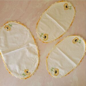 Doilies bundle of 3 oval cream orange embroidered floral poppy country grannycor